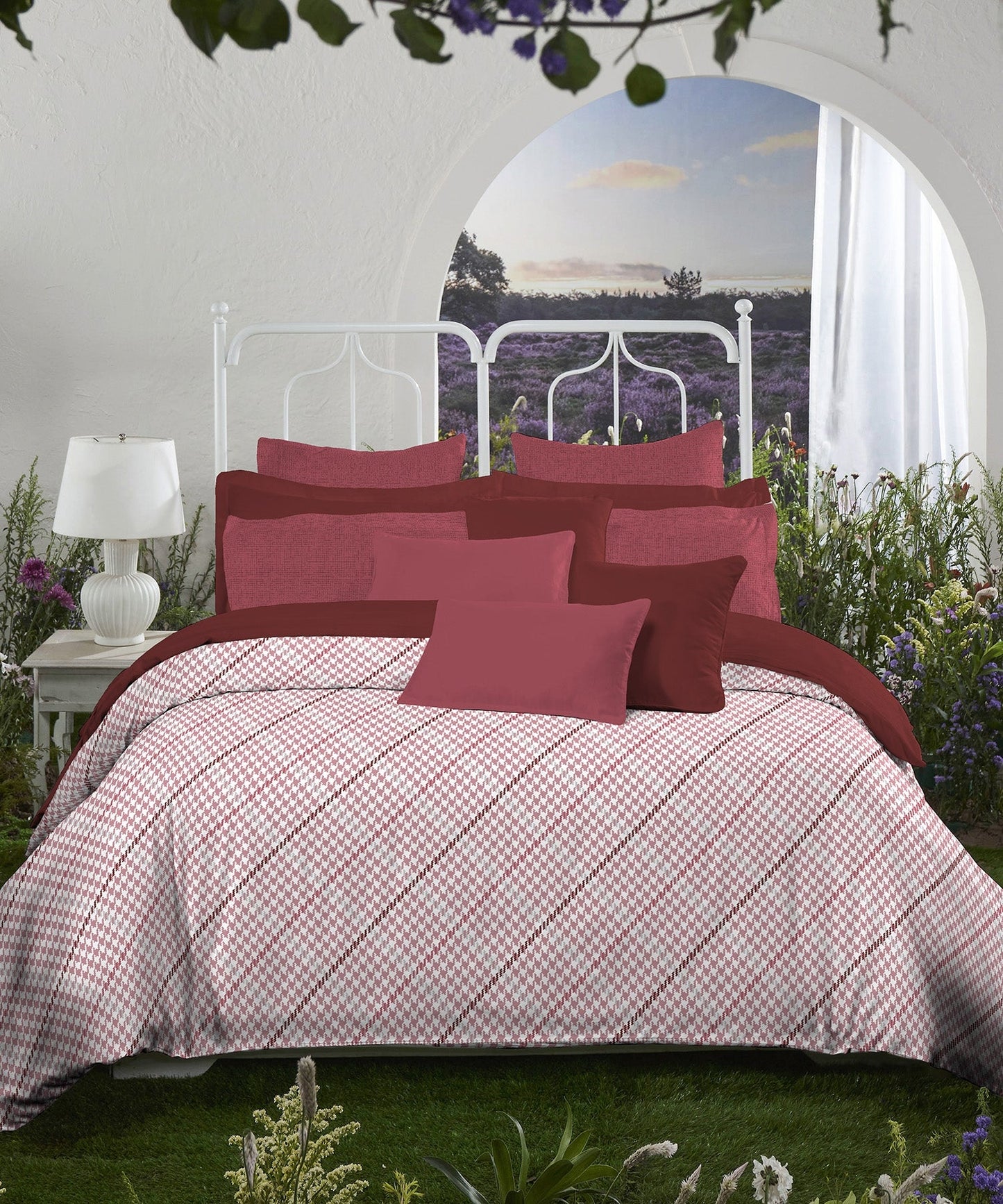 Aroma Strawberry King Bedsheet With 2 Pillow Cover Gift Set, 144Tc, 100% Cotton, Geometric, Maroon