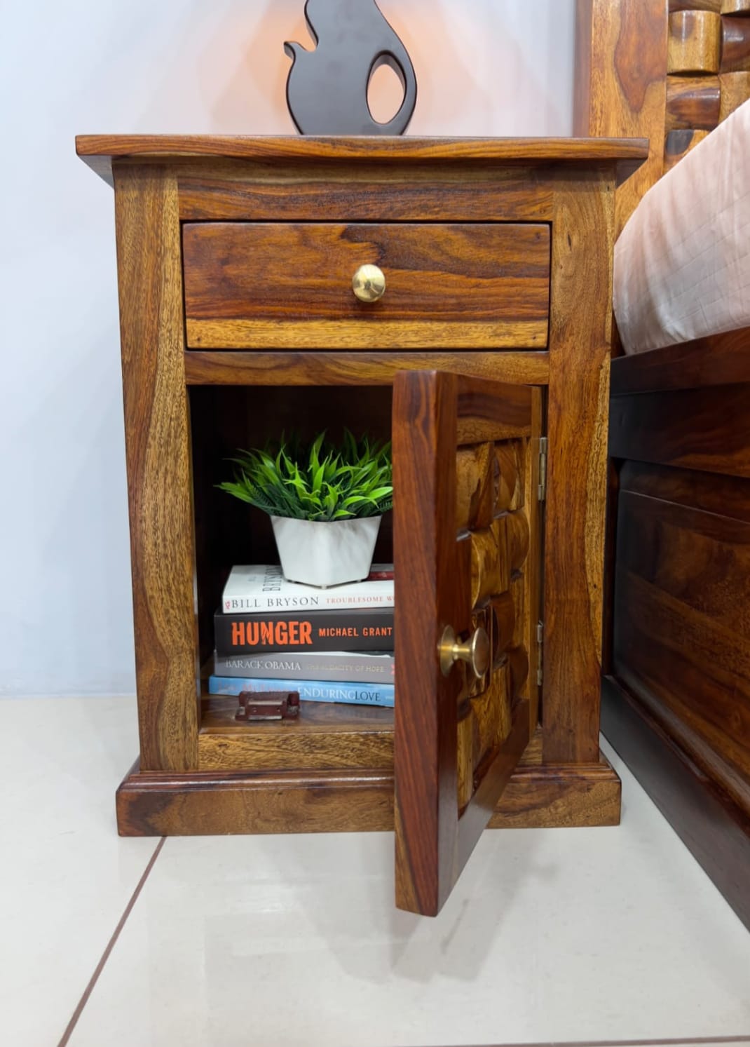 Sheesham Wood Bedside Table - Wooden Niwar Design